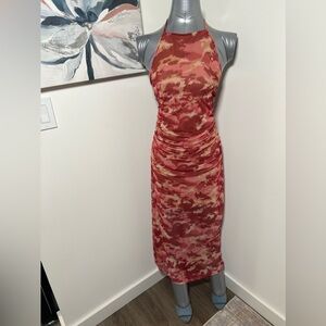 Tie die, halter top midi dress. Beautiful pink color with scrunched sides.